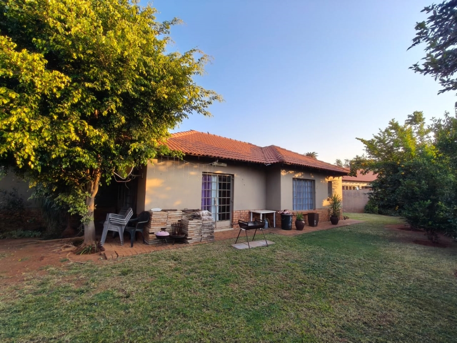 3 Bedroom Property for Sale in Hexrivier Lifestyle Estate North West